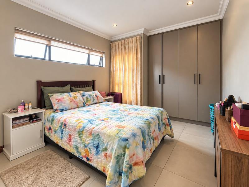 3 Bedroom Property for Sale in Gateway Manor North West